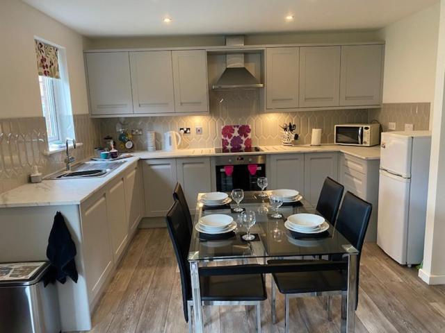 Appartement Doc Y Gogledd à Llanelli Extérieur photo